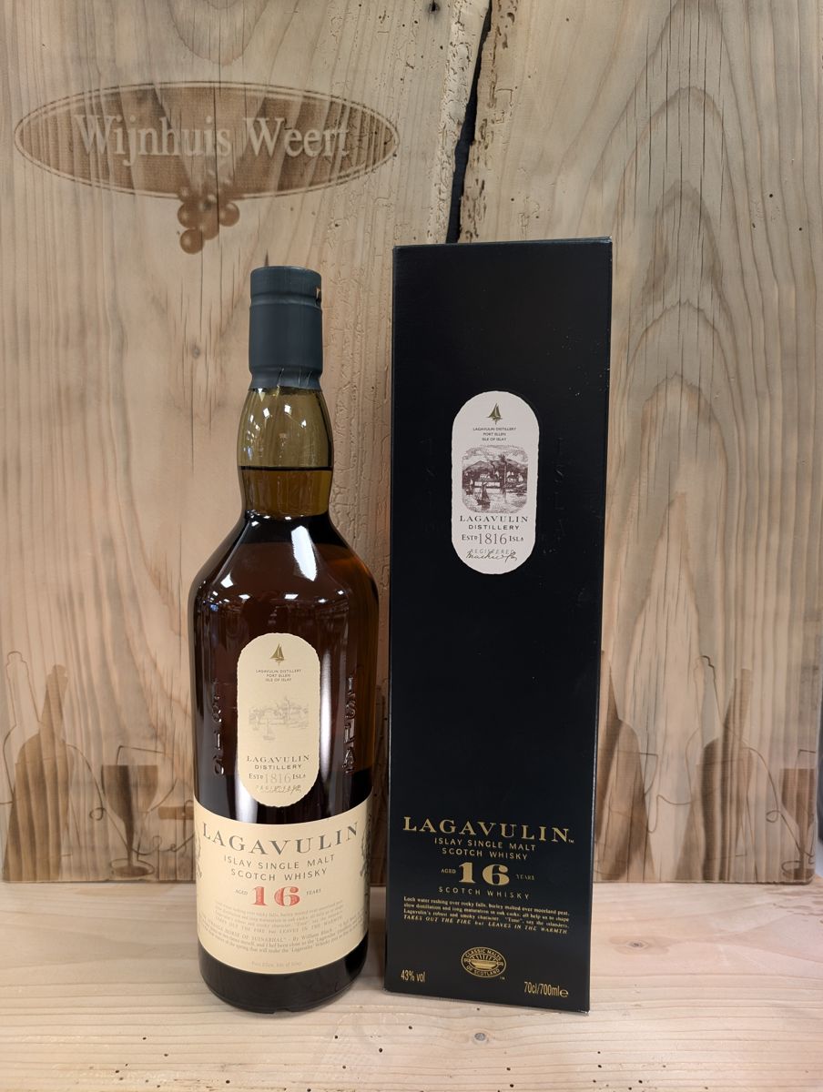 Lagavulin 16 Years Islay Single Malt Whisky